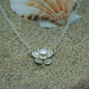 Silver and pearl flower necklace